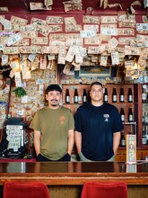 BIG KNOTとオリオンビール株式会社のコラボアイテムのビジュアルのモデルを務めるありんくりん