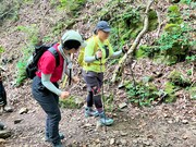 練習に励むイモトアヤコ（左）と村山夢和さん（右）