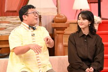 左からWエンジン・チャンカワイ、平祐奈