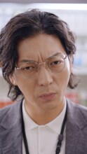 ニューヨークが出演する三井住友カードWebCM「最近あいつの様子がおかしい」編より