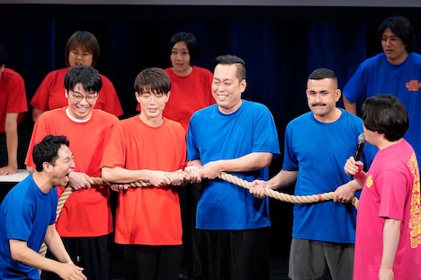 綱引きの綱が短く、「条約を締結するときみたい」（金魚番長・古市）になるさや香・新山、アイロンヘッド辻井、エバース町田、デニス植野