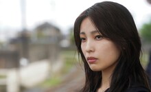 「次元を超える」より、芋生悠演じる野々花