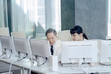 「次元を超える」より、板尾創路の出演シーン