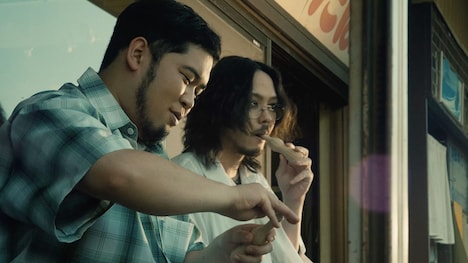 令和ロマン・松井ケムリが出演したTOOBOE「あなたはかいぶつ」ショートミュージックビデオより