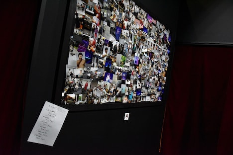 「バナナマン POPUP STORE」東京会場に、実は手書きの赤えんぴつツアースケジュールが貼ってあった