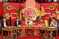 左から藤崎マーケット、渋谷凪咲、かまいたち