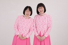 「阿佐ヶ谷姉妹のおおむね良好手帳2026」より、阿佐ヶ谷姉妹