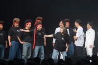 「やすともの黒白歌合戦2025」のワンシーン