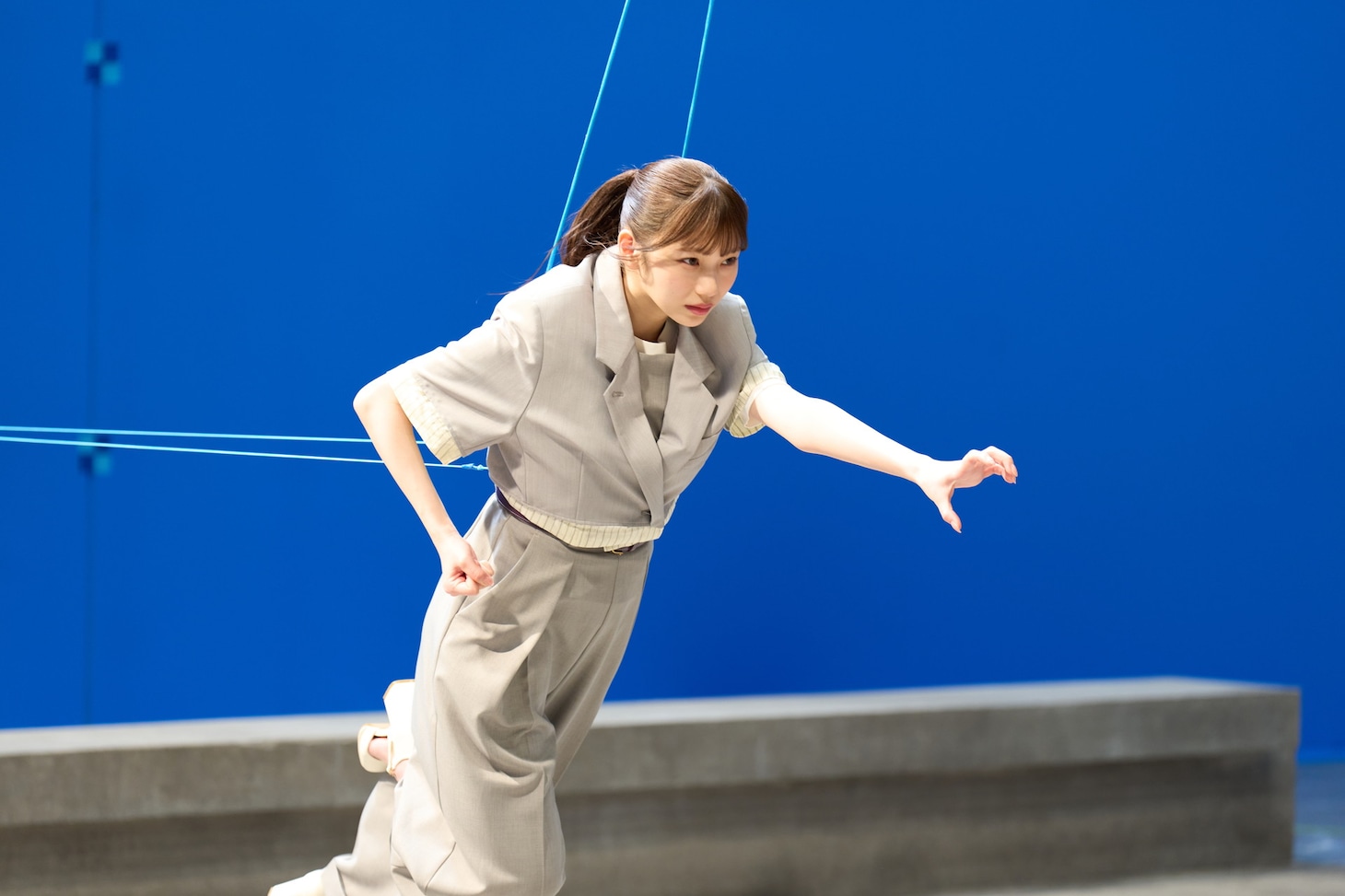 CM撮影中の岡本姫奈