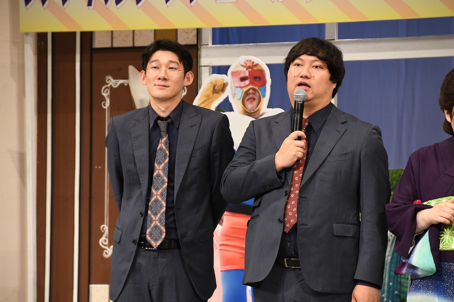 「夏休みみたいだった」というロングコートダディ兎（右）