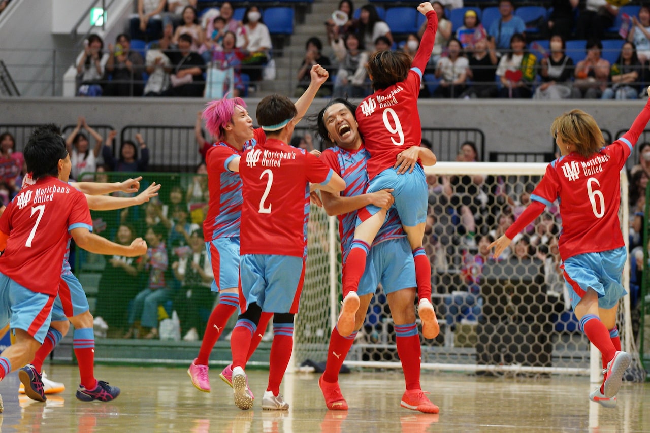 夢は国立競技場！「もりちゃんずフットボールフェス2025」見取り図盛山が見事ゴール