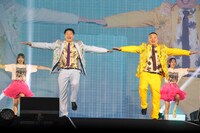 歌い踊るチョコレートプラネット