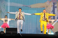 歌い踊るチョコレートプラネット