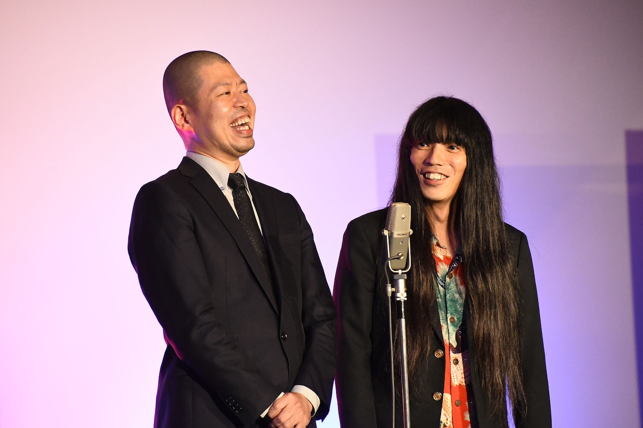 吉岡里帆 - ロングコートダディ堂前がCMで吉岡里帆と仲良し夫婦