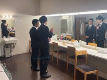 楽屋でのキュウ（写真提供：タイタン）