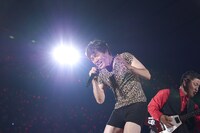 南波雅俊アナとチャンス大城のパフォーマンス