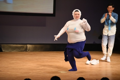 走り回るオダウエダ植田