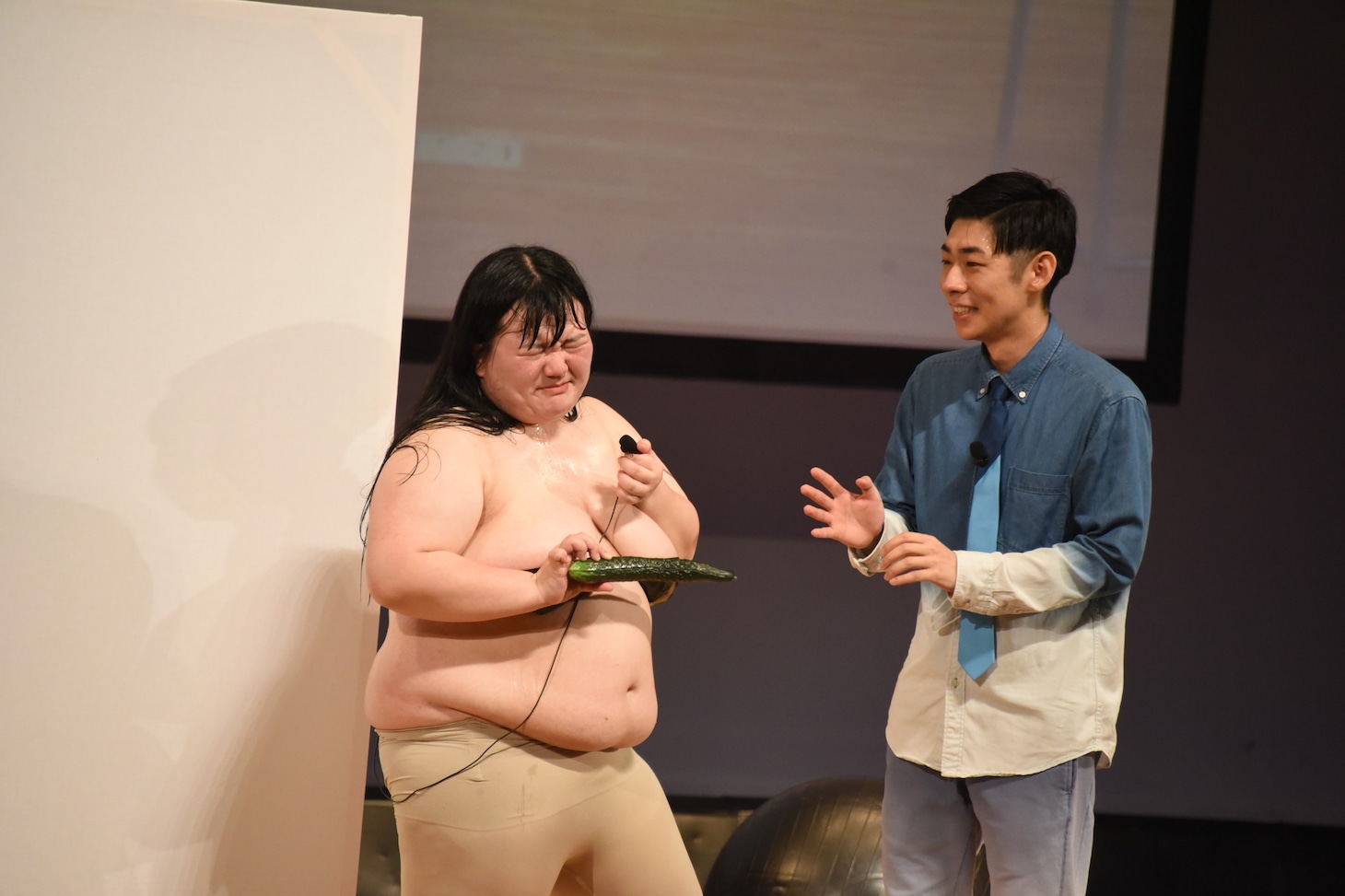 トンツカタン森本から「ほぼ全裸です」と言われたオダウエダ植田。「全裸でこんなに汗をかいてる人がいますか？」と返していた。