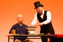 バイきんぐ単独ライブ「音焼け」より、バイきんぐ（撮影：二瓶 彩）