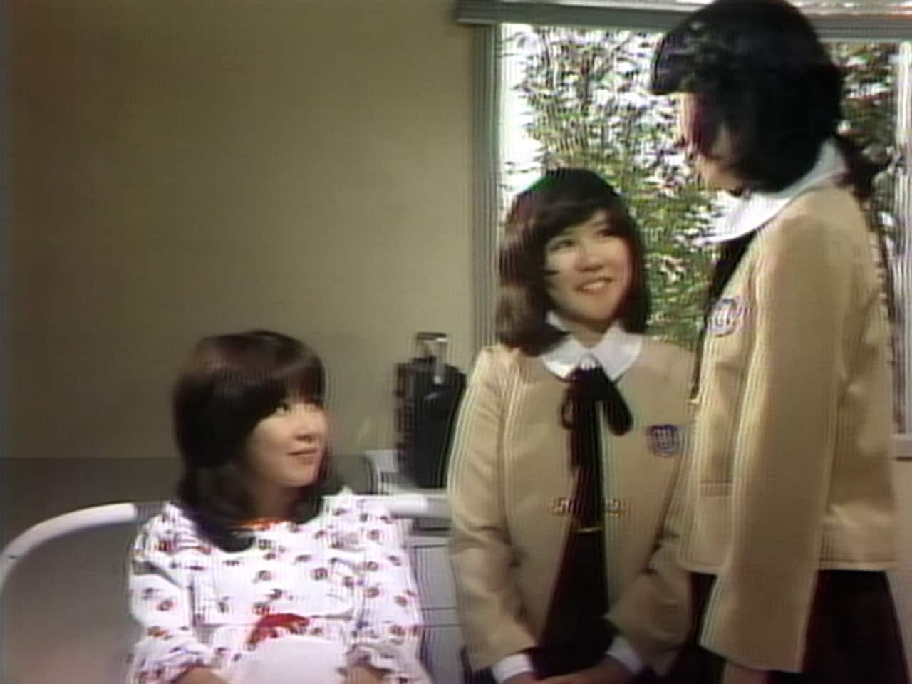 スタジャンやボブルヘッドなど「とんねるず THE LIVE」グッズ