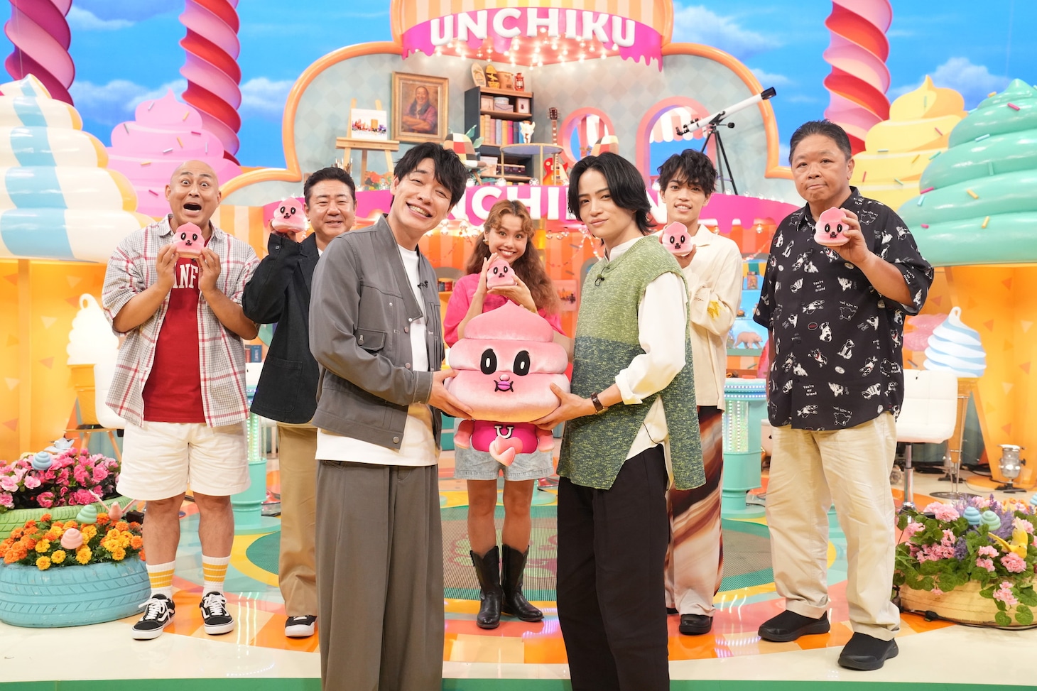 「言われてみたら確かに気になる！今すぐ調べて！ウンチクん」出演者たち。©読売テレビ