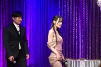 登壇した（左から）劇団ひとり、八木奈々