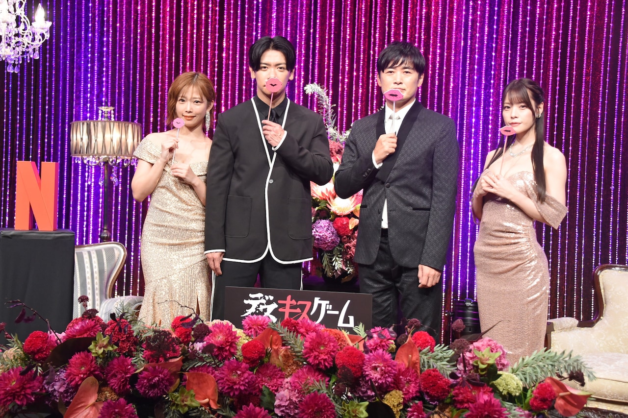 左から紗倉まな、マヂカルラブリー・野田クリスタル、劇団ひとり、八木奈々