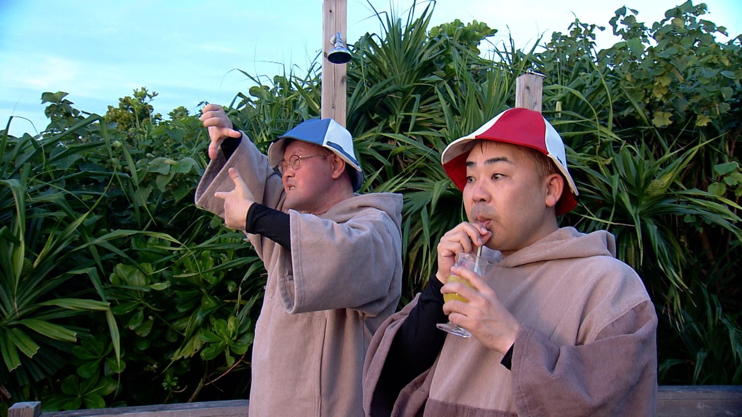 左からアインシュタイン稲田、フットボールアワー岩尾