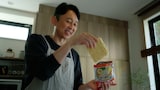 「サッポロ一番」の新テレビCMに出演する有吉弘行