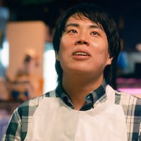 令和ロマンくるま出演シーンの場面写真&メイキング写真公開、映画「ミーツ・ザ・ワールド」