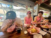 左から、有吉弘行、アンガールズ田中、さや香・新山