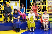 前列左から紺野ぶるま、河邑ミク、あぁ～しらき。後列左からえぐろ、マッスルオペラちゃん、いぜん。