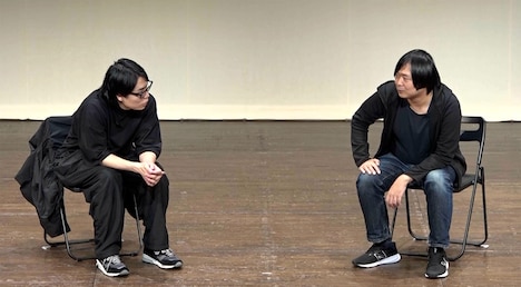 昨年行われた公開収録イベントで語り合う令和ロマンくるまと永田敬介