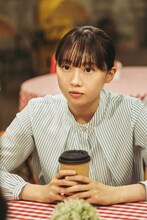 「make up xxx ～美しきサレ妻メイクの逆襲～」より、尾頭響子を演じる木﨑ゆりあ