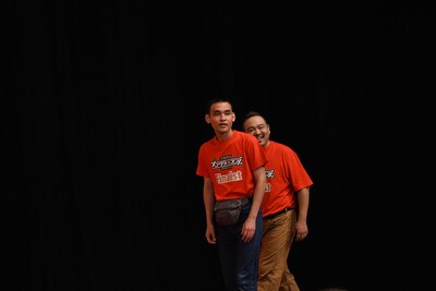 ぬるりと会見に現れる元祖いちごちゃん