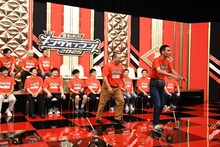 元祖いちごちゃん。「女だ……」とハイパーペロちゃん（右）