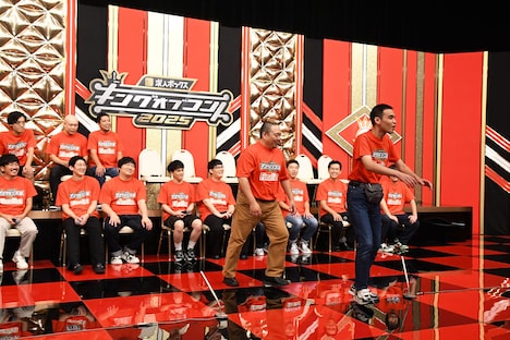 元祖いちごちゃん。「女だ……」とハイパーペロちゃん（右）