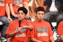 サウナを回避したと語るうるとらブギーズ佐々木（左）