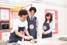 左からツートライブ、ハイヒール・モモコ