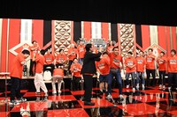 兎とみちおの騒動ののち、防犯ブザーを鳴らしながら出てくる元祖いちごちゃんハイパーペロちゃん