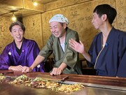 左から村上信五、アンガールズ ©RCC