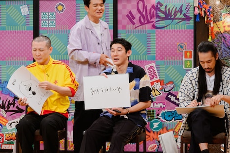 大喜利の様子 ©NHK