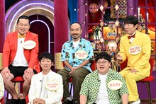 前列左からNON STYLE石田、タイムマシーン3号・関。後列左からモグライダーともしげ、かもめんたる・う大、ダンディ坂野