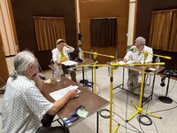 「シティボーイズの老老バラエティー ただの行き止まり」の収録に臨むシティボーイズ