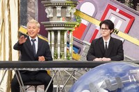 左から、田村亮、鈴鹿央士