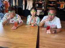 さまぁ～ずと田中瞳（テレビ東京アナウンサー）