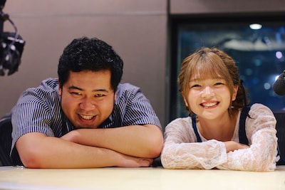 令和ロマン・ケムリと福留光帆 ©J-WAVE