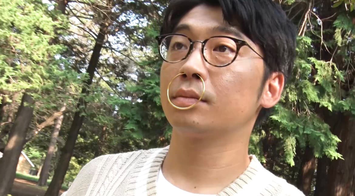「め組の園」の再現コントに登場する、さや香・新山