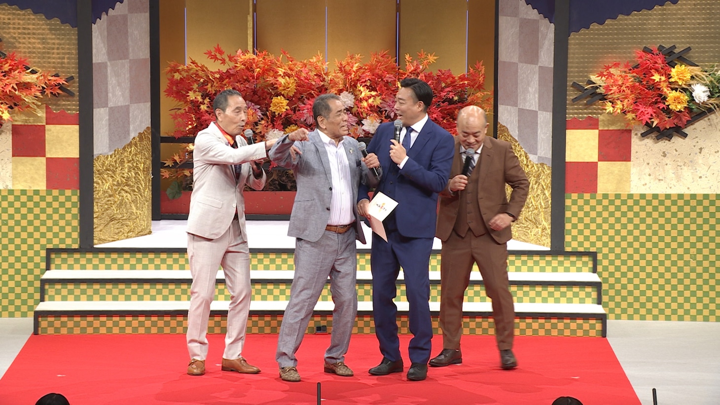 左からザ・ぼんち、ギャロップ