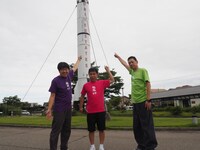 左から蛍原徹、ナインティナイン岡村、東野幸治